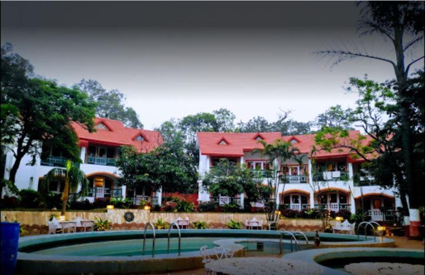 Ty Anand Ritz Matheran Exterior photo